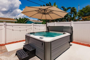 Aquamarine Abode - Cozy Design Hot Tub and Yard